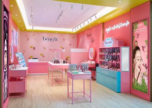 متجر بنفت كوزمتكس يفتح أبوابه في بوادي مول في الإمارات العربية المتحدة