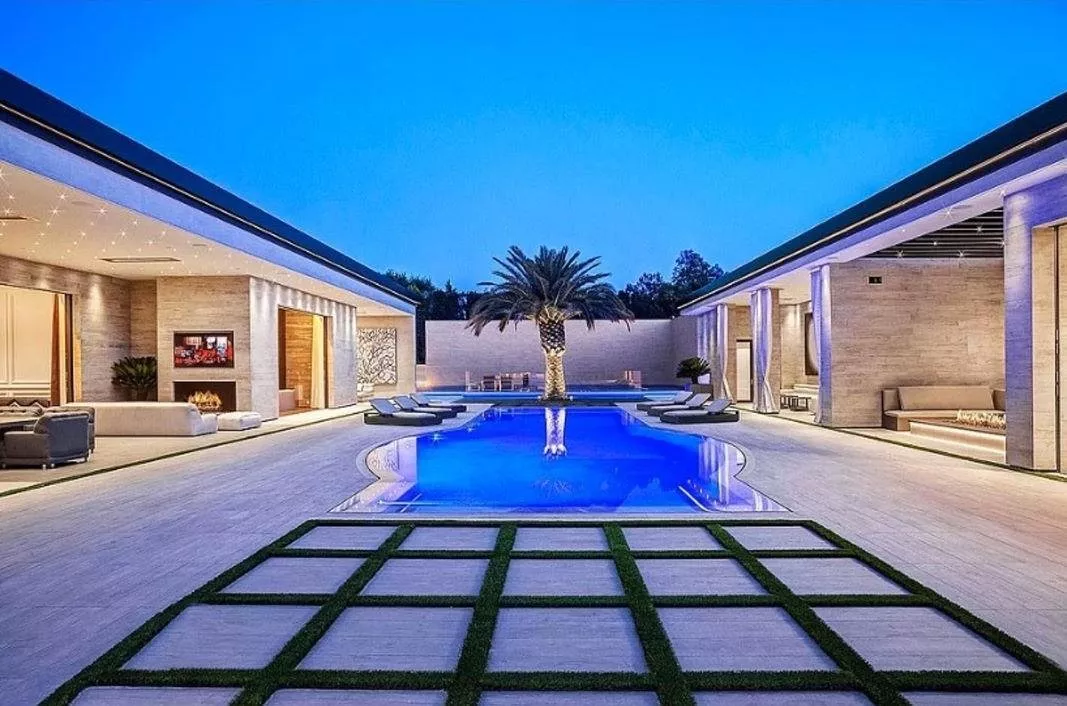 صور منزل كايلي جينر الجديد: سعره يتجاوز الـ36 مليون دولار!