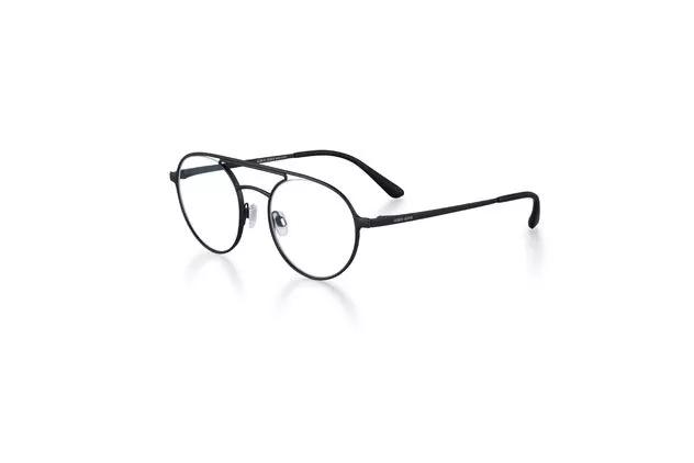 Giorgio Armani تُطلق مجموعة نظارات ربیع وصیف 2018