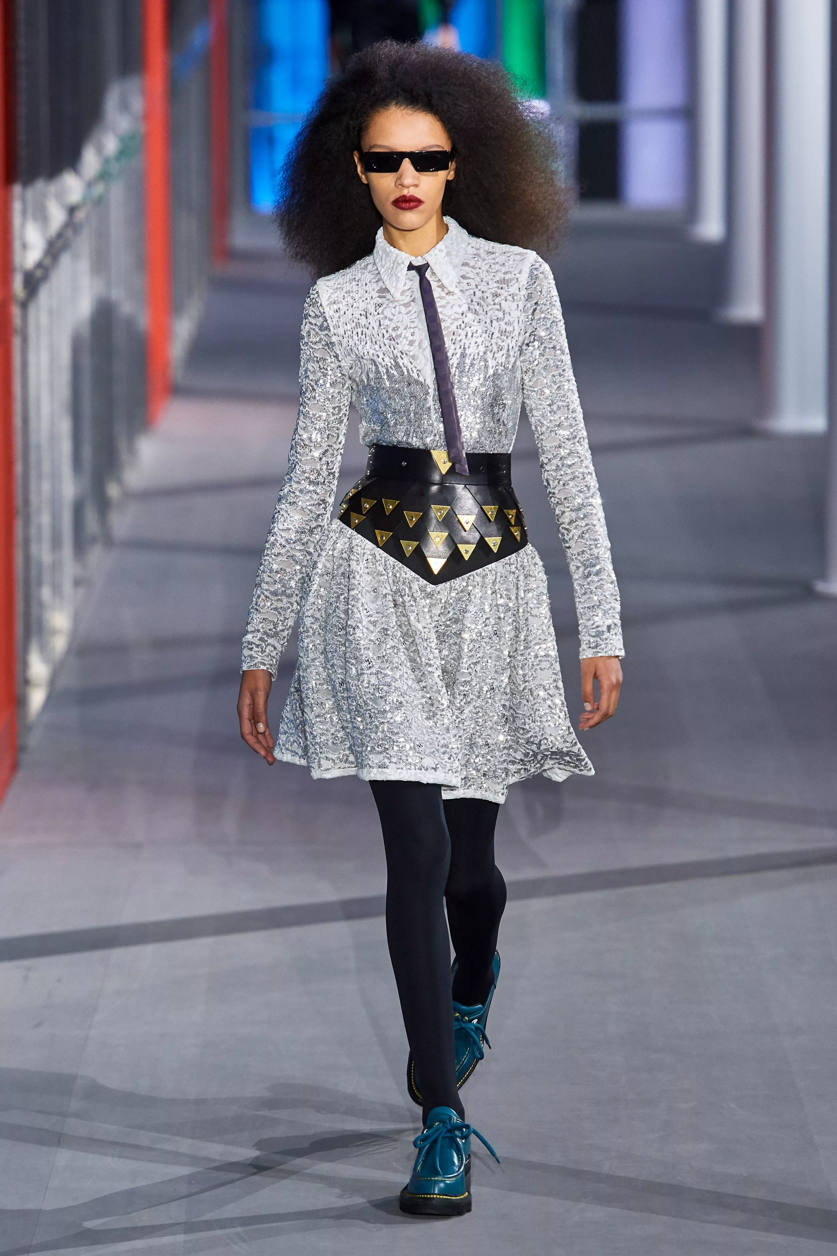 مجموعة Louis Vuitton للأزياء الجاهزة لخريف 2019: تصاميم بلمسة ثمانينيّة جمعت بين الماضي والحاضر