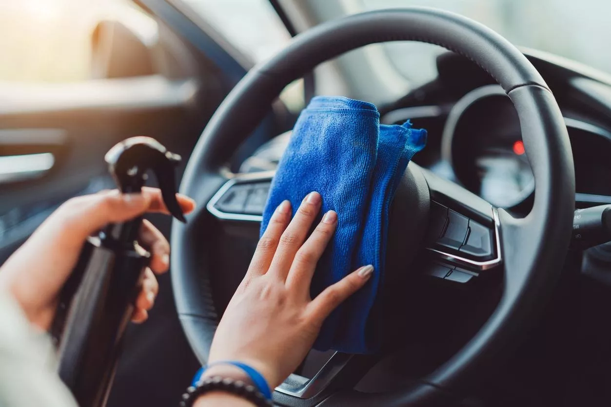كيفية تنظيف السيارة وتعقيمها، للوقاية من فيروس كورونا