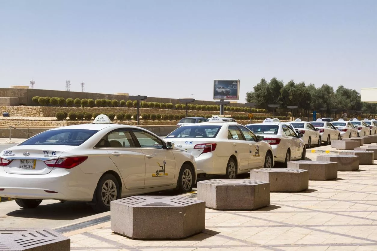 السعودية تعلن حق التنقّل في سيارات التاكسي مجاناً في حال لم يتم تشغيل عداد تعريفة الاجرة