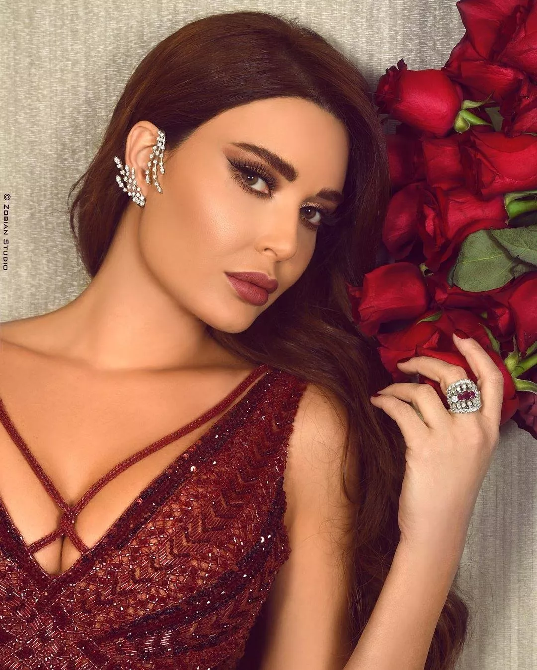 إطلالات النجمات العربيات خلال إحيائهنّ حفلات عيد الحب 2020