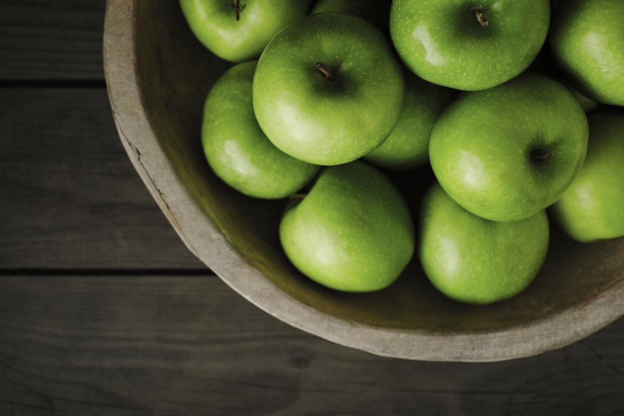 تفاح أخضر فوائد التفاح الأخضر العناية بالبشرة تبييض البشرة رجيم خسارة الوزن