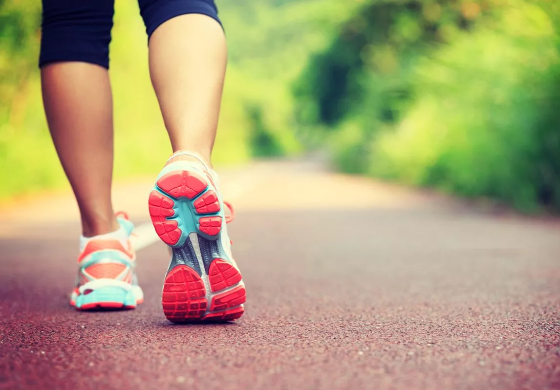 المشي يومياً لمدّة 30 دقيقة يخسركِ الوزن ويحافظ على صحّتكِ الجسدية والنفسية!