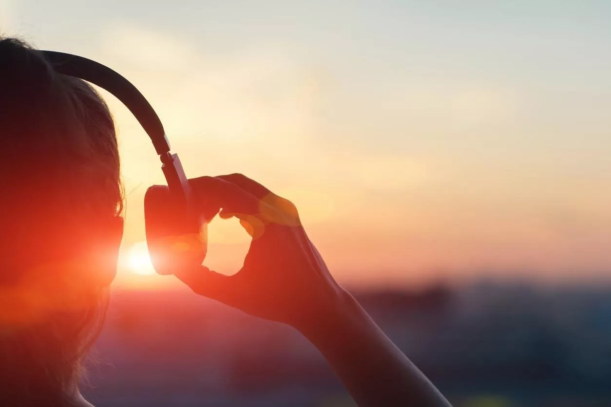 كيف تحافظ الموسيقى على نمط حياة صحي، بحسب دراسة حديثة؟