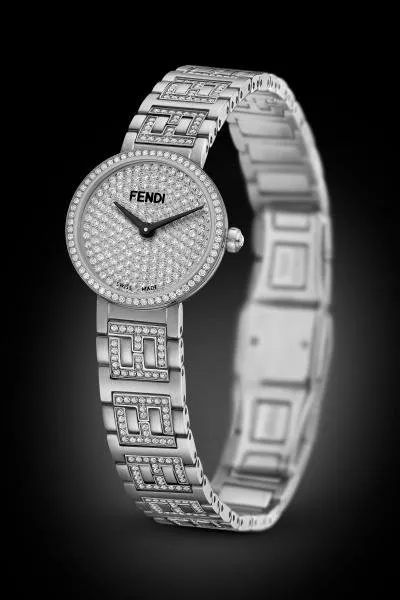 Fendi Timepieces تكشف النقاب عن ساعة Forever Fendi ذات الإصدار المحدود