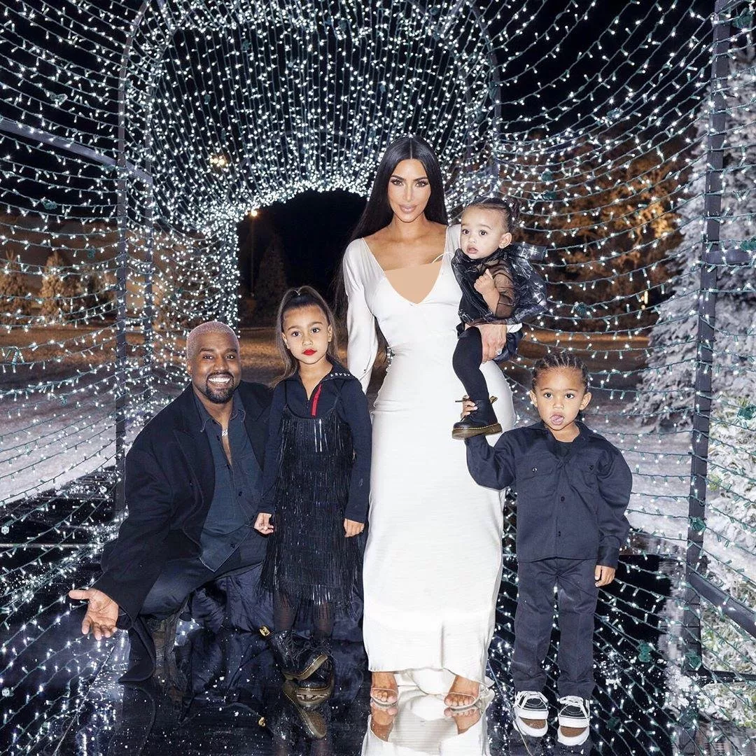 Kim Kardashian تستقبل مولودها الرابع وهذه هي صورته الأولى