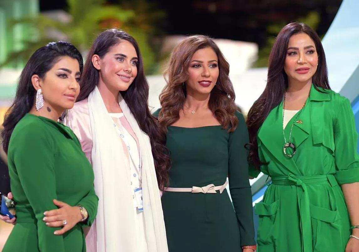 إطلالات النجمات العربيات خلال قمة روّاد التواصل الاجتماعي في دبي