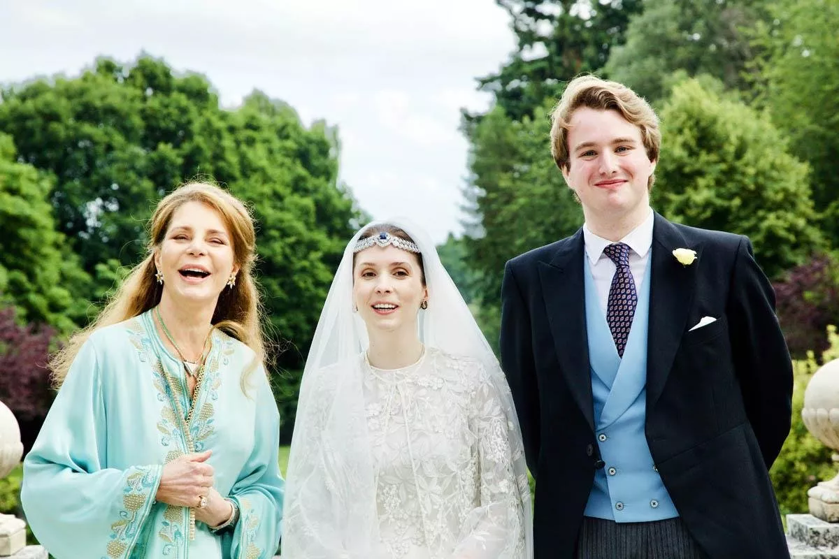 حفل زفاف الأميرة راية بنت الحسين في بريطانيا: إطلالة ملوكية مطعّمة بالرقي