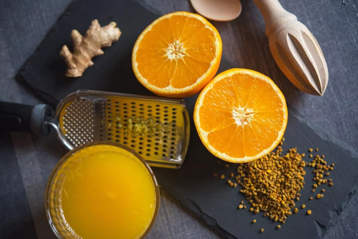 ما هي فوائد عصير البرتقال والزنجبيل للبشرة؟