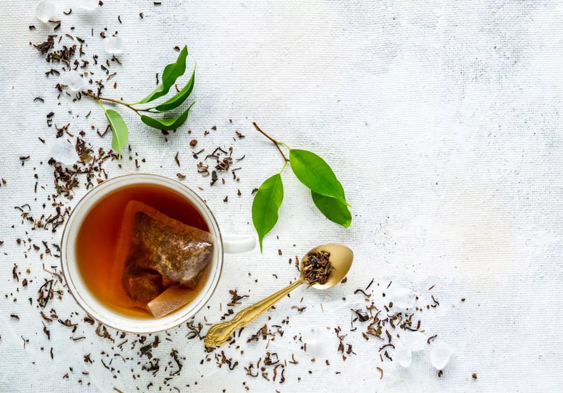 5 مكوّنات طبيعية يمكنكِ إضافتها إلى الشاي، لمضاعفة فوائده الصحية والجمالية!