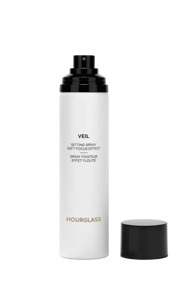 Hourglass تُطلق برايمر Veil Eye Primer ورذاذ Veil Soft Focus Setting Spray