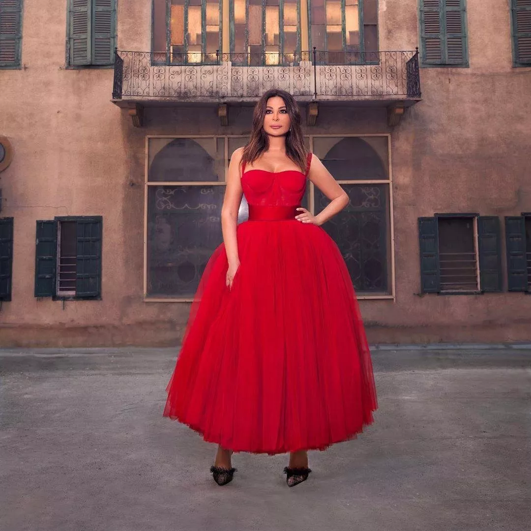 فستان Dolce & Gabbana الأحمر شكّل هوس النجمات في الآونة الأخيرة، مَن ارتدته بطريقة أجمل؟
