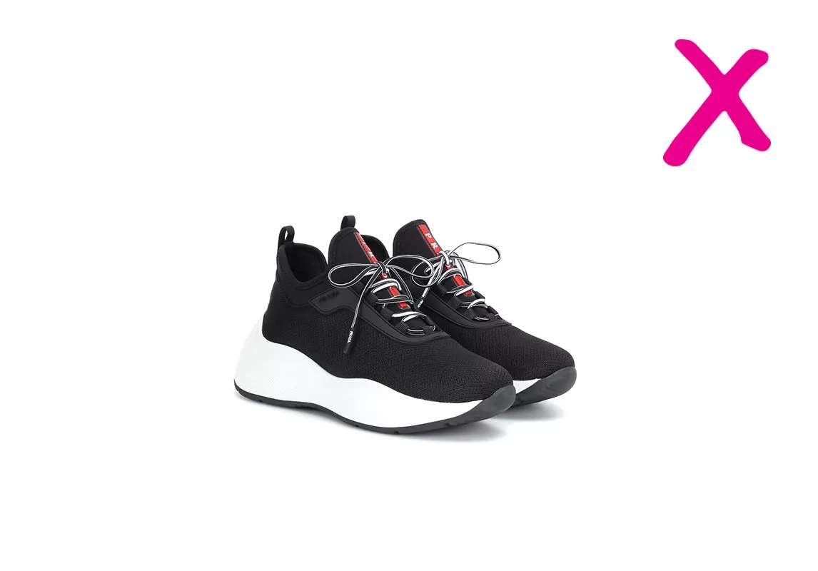 لصاحبة الساقين الممتلئتين، كيف تختارين حذاء رياضي dad sneakers وتعتمدينه في إطلالتكِ؟