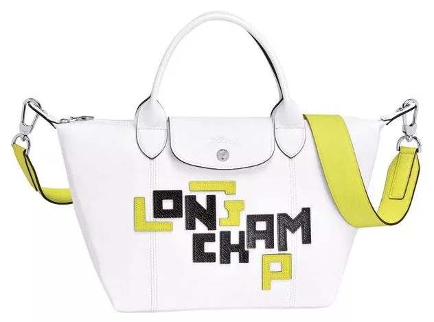 لونشان تُطلق مجموعة Longchamp LGP بطباعة عصرية لحروف الاسم