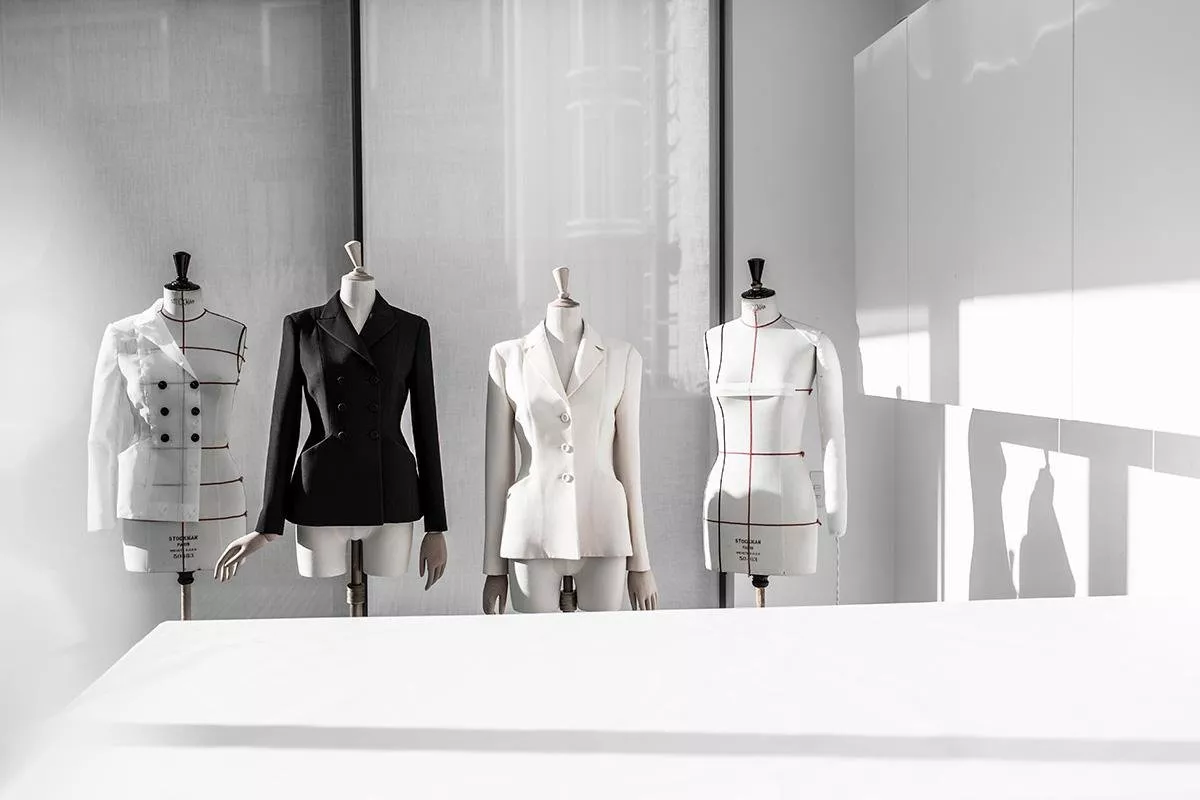 Dior تحتفل بمرور 73 عاماً على ابتكار The Bar Jacket الأيقونية