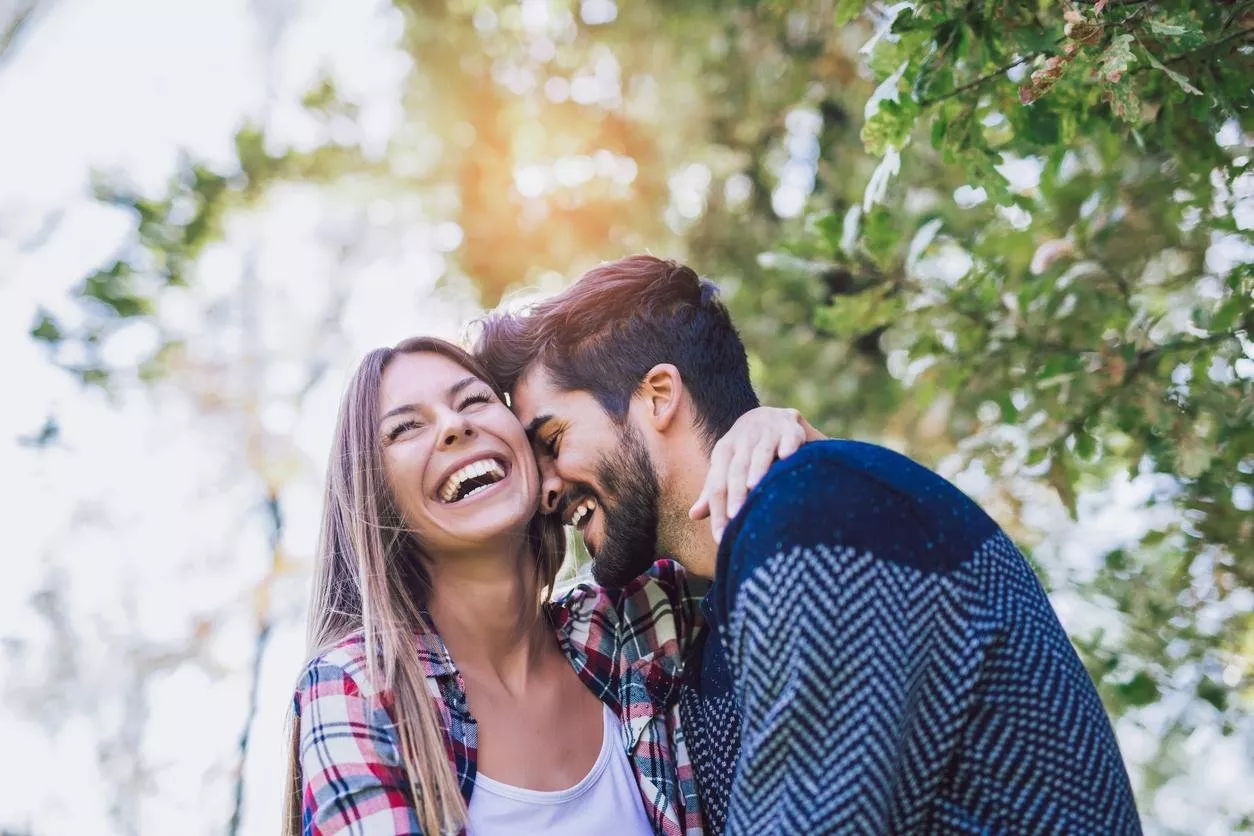6 طرق مضمونة للحصول على زواج متوازن وسعيد، إذا كان شريككِ مدمن على العمل
