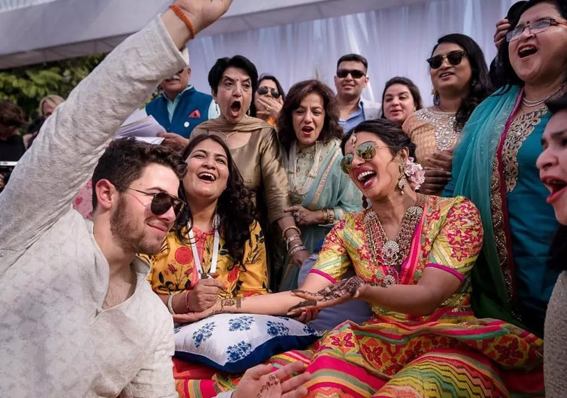 بالصور والفيديو، حفل زفاف بريانكا شوبرا ونيك جوناس على الطريقة الهندية