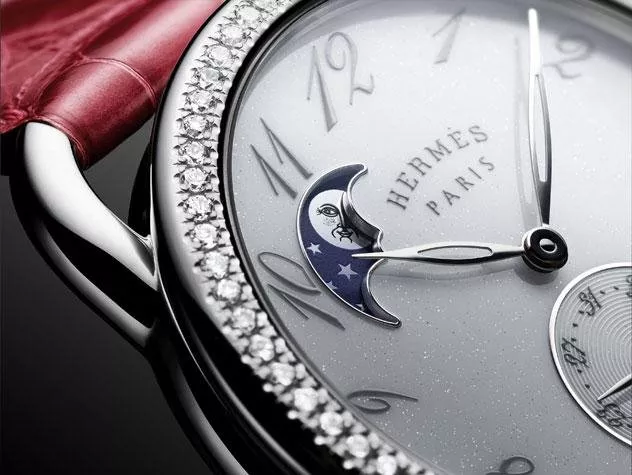 Hermès تُطلق ساعة آرسو بيتيت لوين