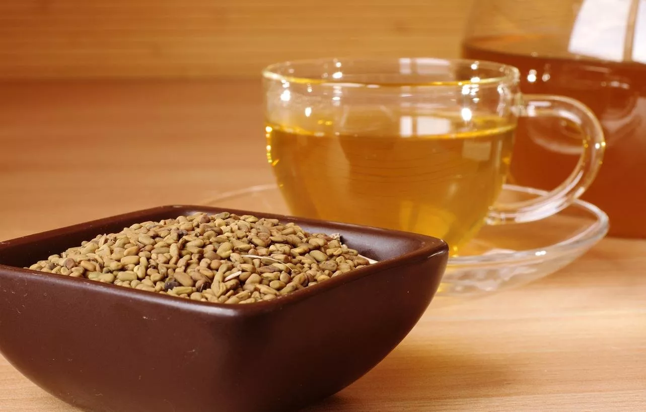 ما هي فوائد شاي الحلبة الجمالية والصحية وكيف يمكنكِ تحضيره؟
