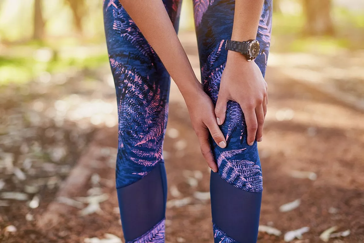 5 تمارين رياضية يمكنكِ ممارستها إذا كنتِ تعانين من ألم الركبة