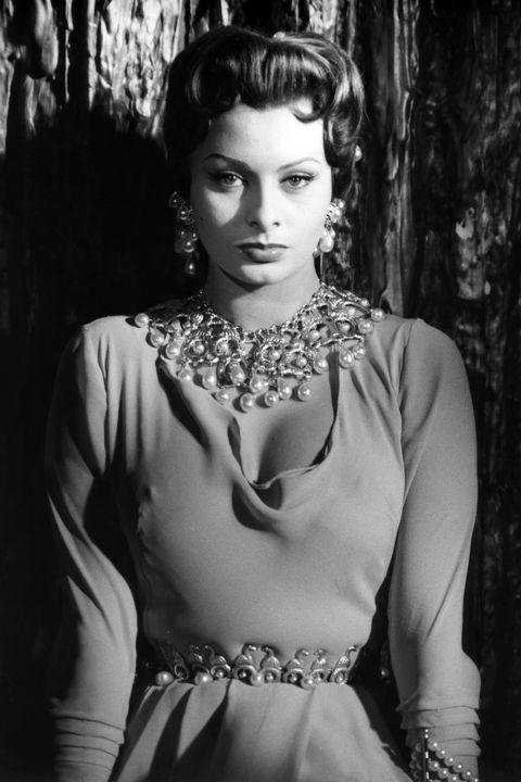 اسرار جمال النجمات جمال النجمات النجمات البشرة العناية بالبشرة رشاقة صوفيا لورين  Sophia Loren