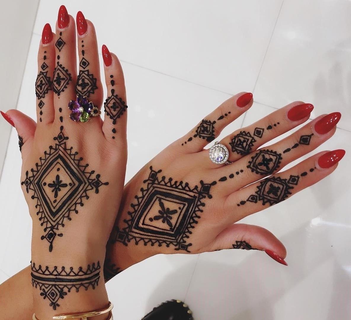 نقش حنة نقش حناء الحنة حنة عرايس رسومات حنة  حنه حنه