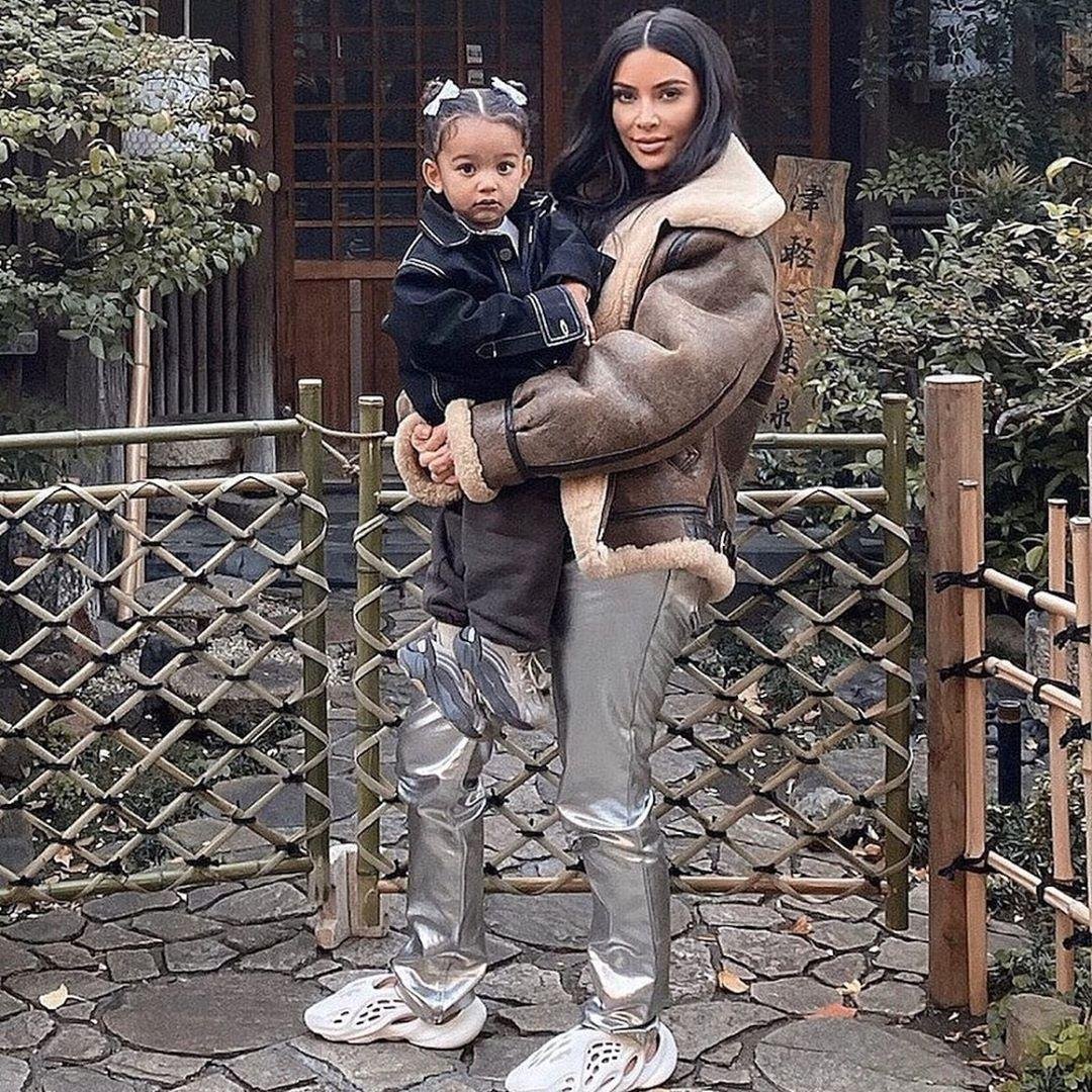 حذاء سنيكرز شوز صندل صنادل صندال صندل نسائي صيف صيف 2020 ييزي Yeezy