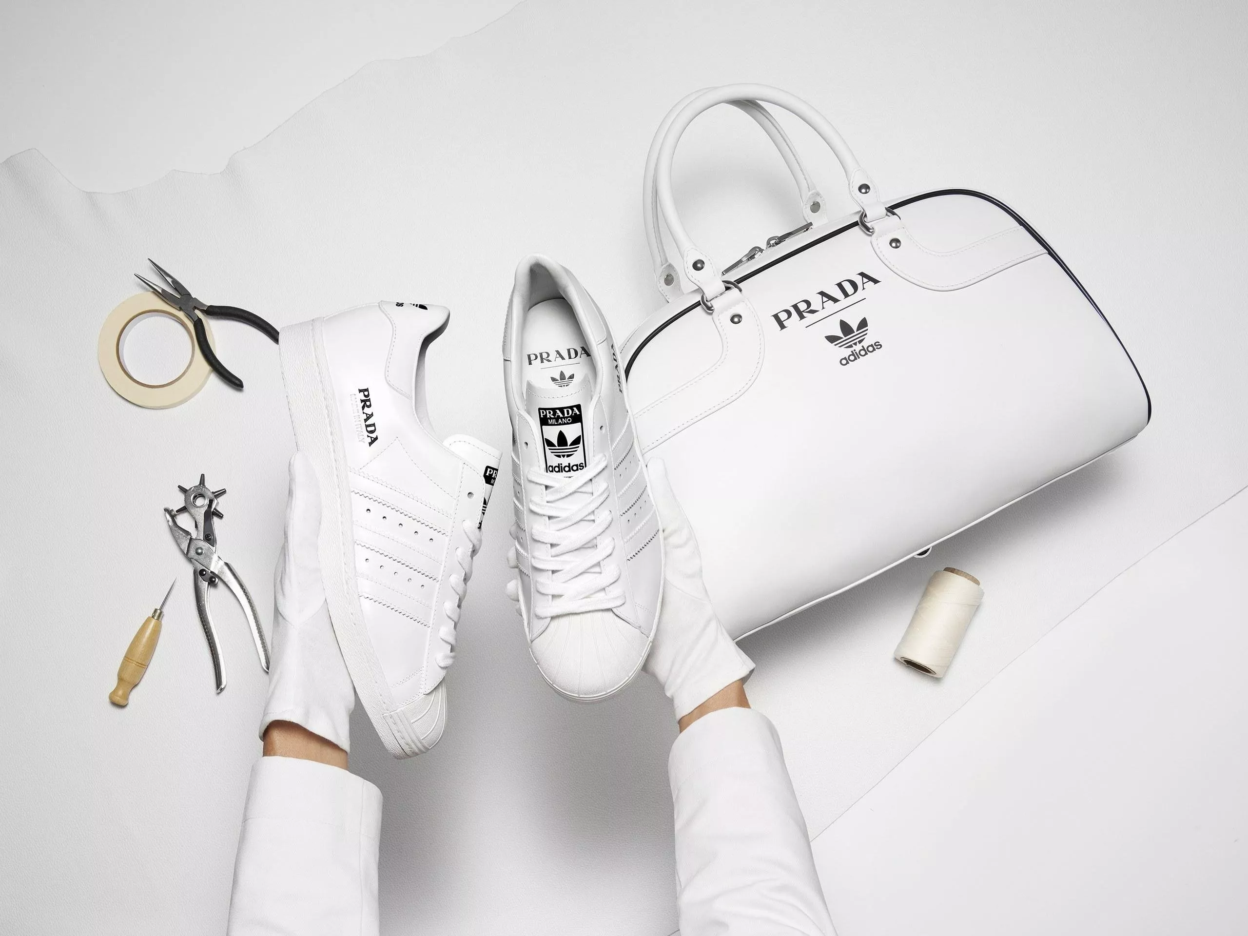 Prada X Adidas: تعاون جديد لإطلاق حذاء محدود الإصدار وحقيبة
