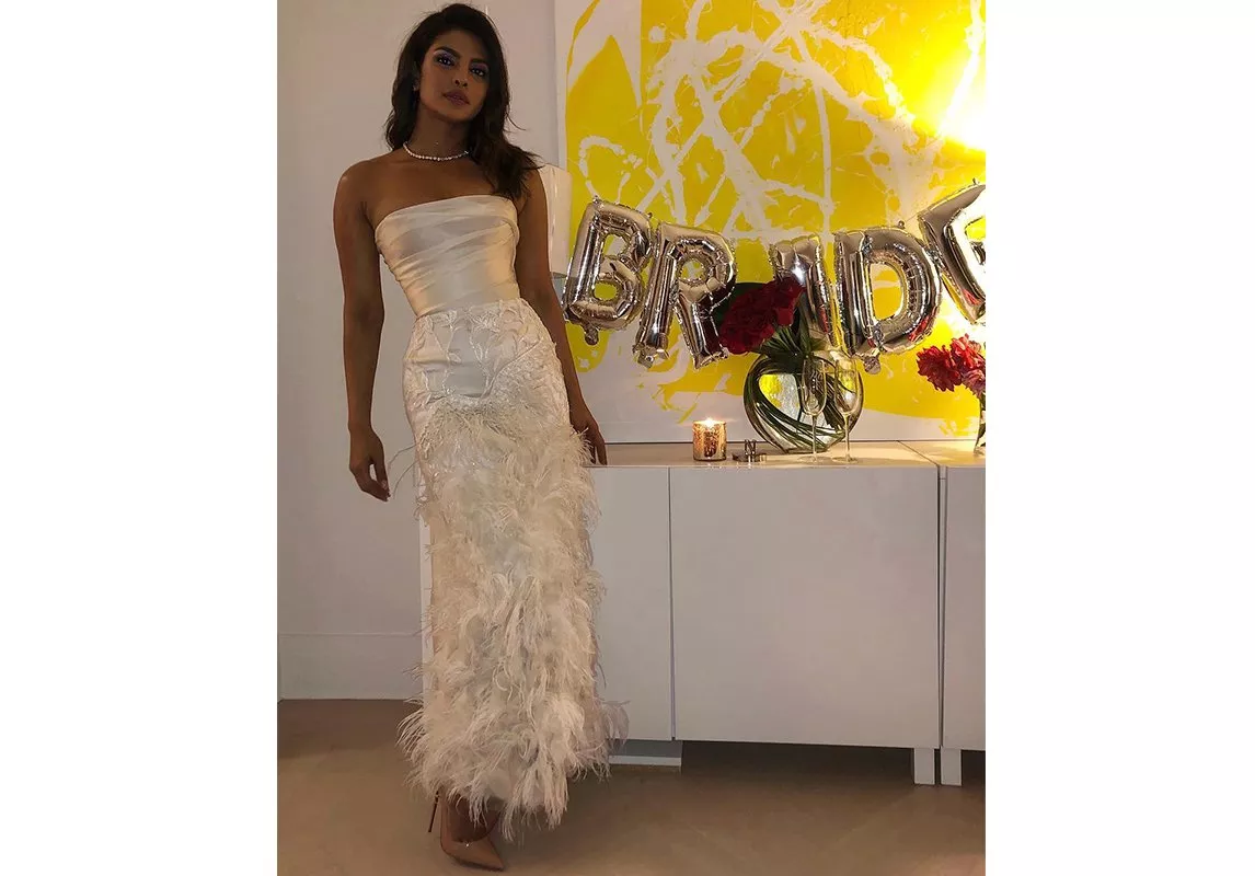 Priyanka Chopra تقيم حفل ما قبل زفافها في مقهى Tiffany & Co. Blue Box