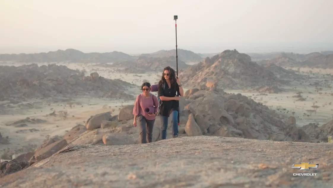 شفروليه الشرق الأوسط تسلّط الضوء على قوّة وطموح السيدة العربية: رحلة المغامرة السعودية رها محرق