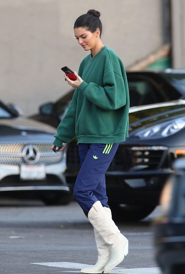 كيندال جينر صيحات موضة صيحة رائجة بوتس جزمة  kendall jenner r13 