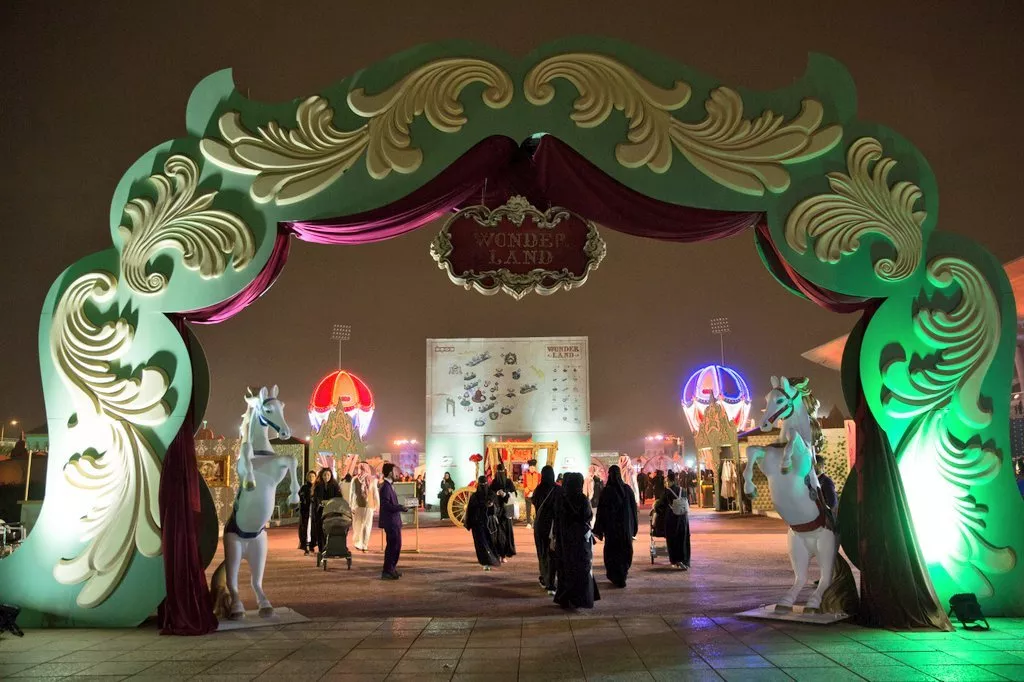 مهرجان أرض العجائب في السعودية: الرياض تستعد للدخول في عالم الخيال والتشويق