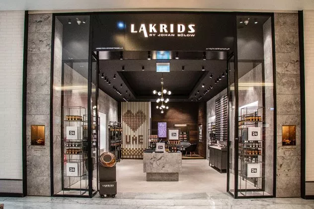علامة لاكريدز تكشف النقاب عن متجرها الأول في دبي مول