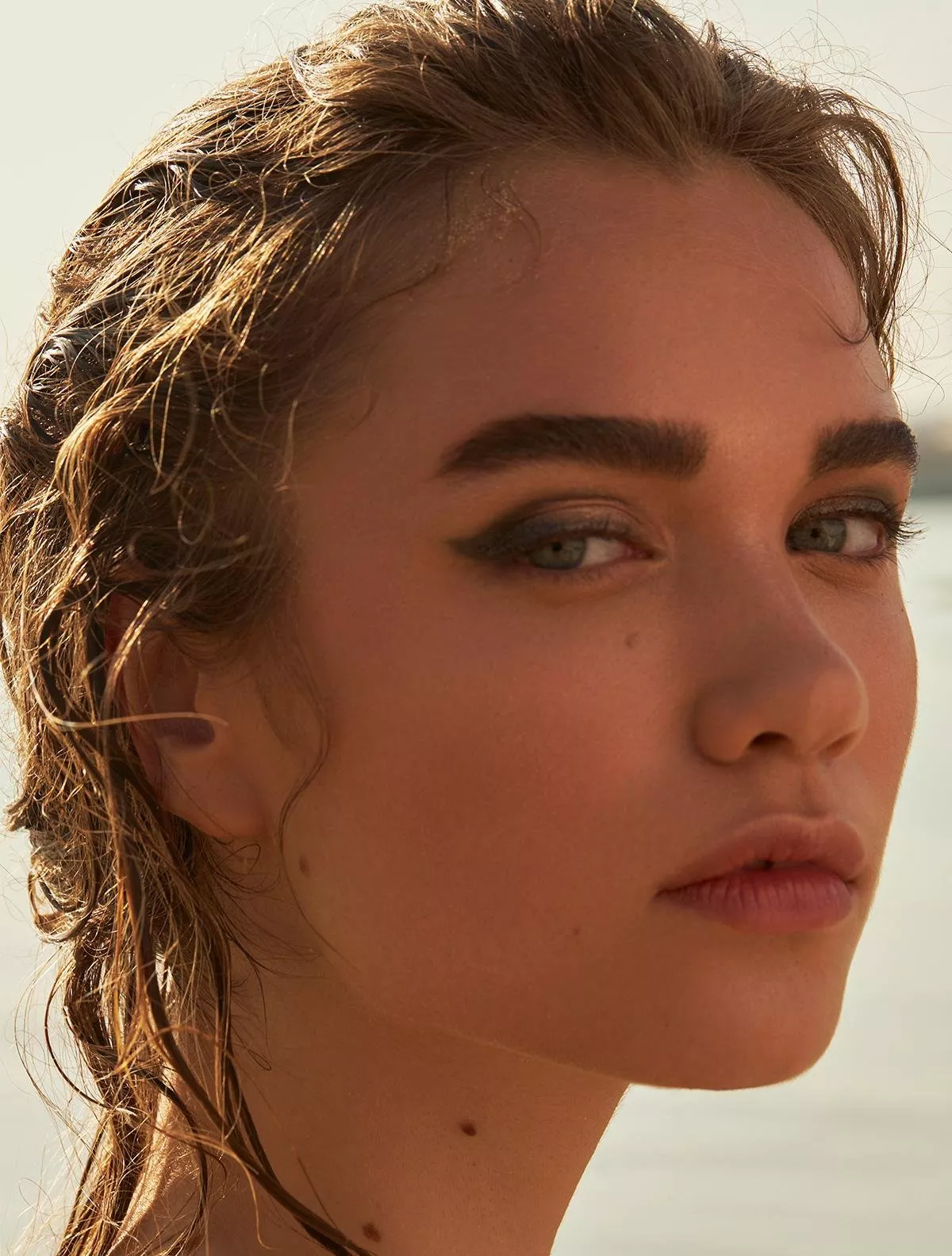 جلسة تصوير خاصة بمجموعات Chanel Beauty لربيع 2020: بشرة متوهّجة طبيعياً