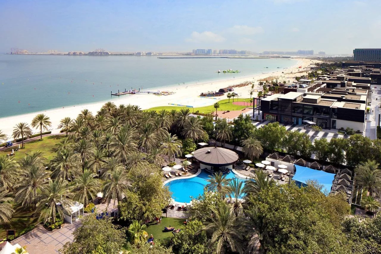 أبرز منتجعات دبي للسباحة، لا تفوّتي زيارتها في صيف 2020