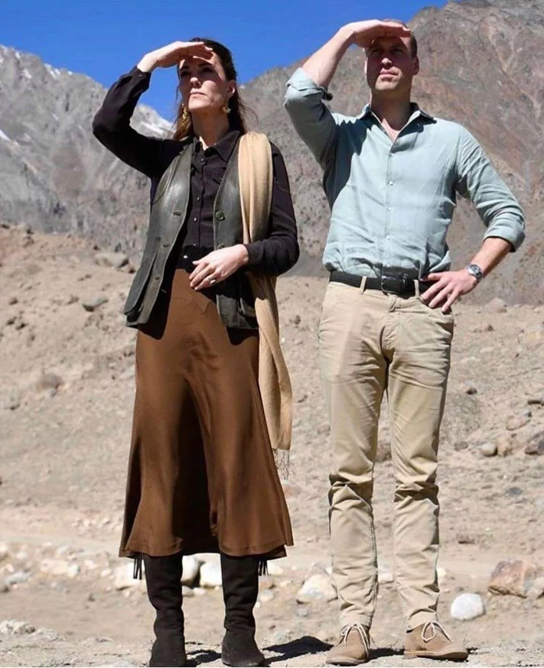 كل إطلالات كيت ميدلتون خلال جولتها في باكستان مع الأمير ويليام