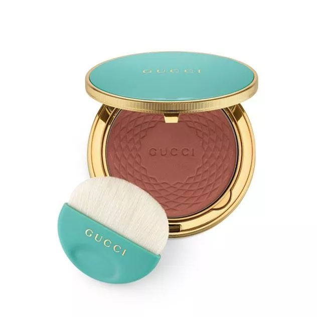 غوتشي تُطلق مجموعة Gucci Beauty Bronzing لفصل الصيف، المقترنة ببودرة الاسمرار وطلاء الأظافر
