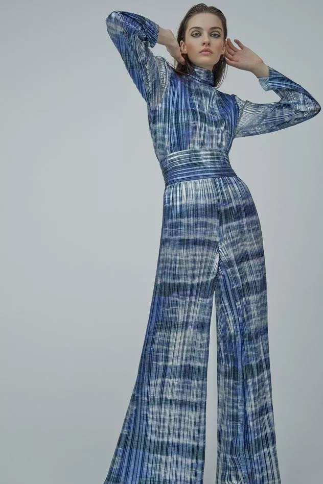 دار سمسم تُطلق مجموعة ملابس ريزورت 2020 على منصّة مودا أوبراندي