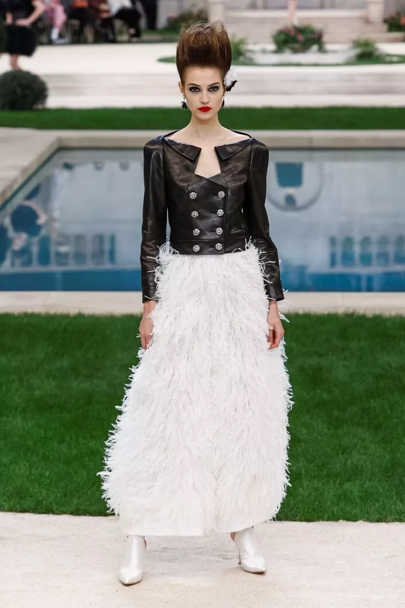 مجموعة Chanel للخياطة الراقية لربيع 2019: فنون وحرفيّة القرن الثامن عشر مصدر إلهام Karl Lagerfeld