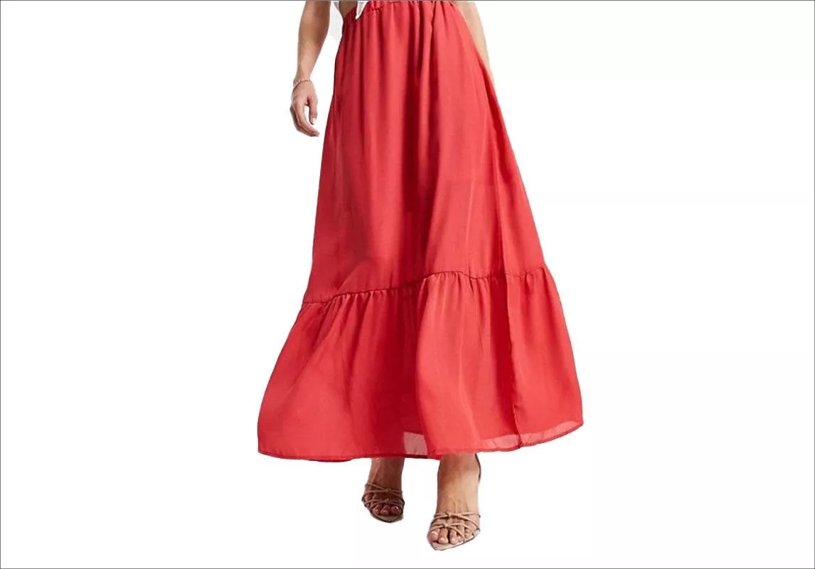 25 تنورة طويلة وواسعة لتتسوّقي الموديل الأنسب لكِ منها في رمضان 2021