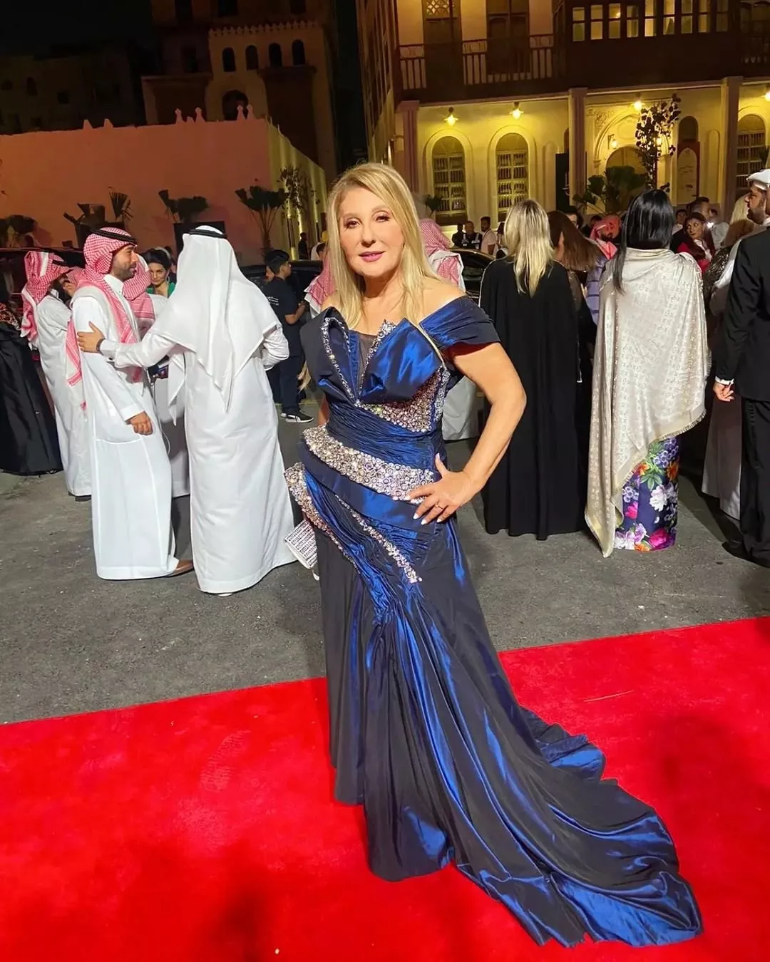 أبرز إطلالات النجمات في حفل افتتاح مهرجان البحر الاحمر السينمائي الدولي 2021 في السعودية