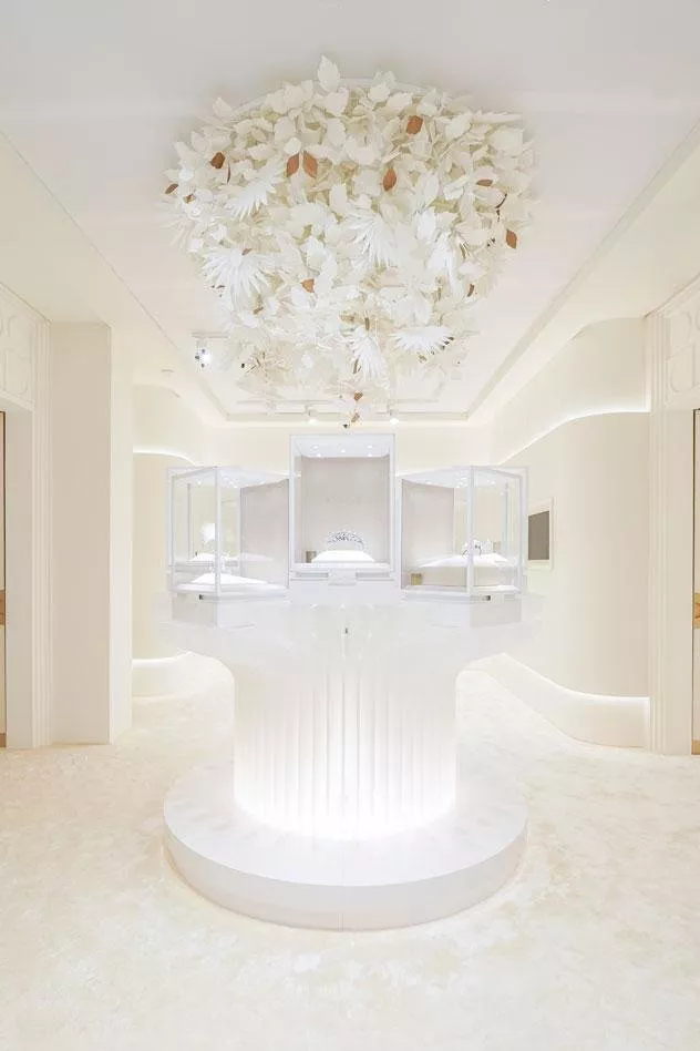 Cartier تعيد افتتاح متجرها في دبي مول بحلّة جديدة مع إقامة معرض خاص لقطعها التاريخية احتفالاً بالمناسبة