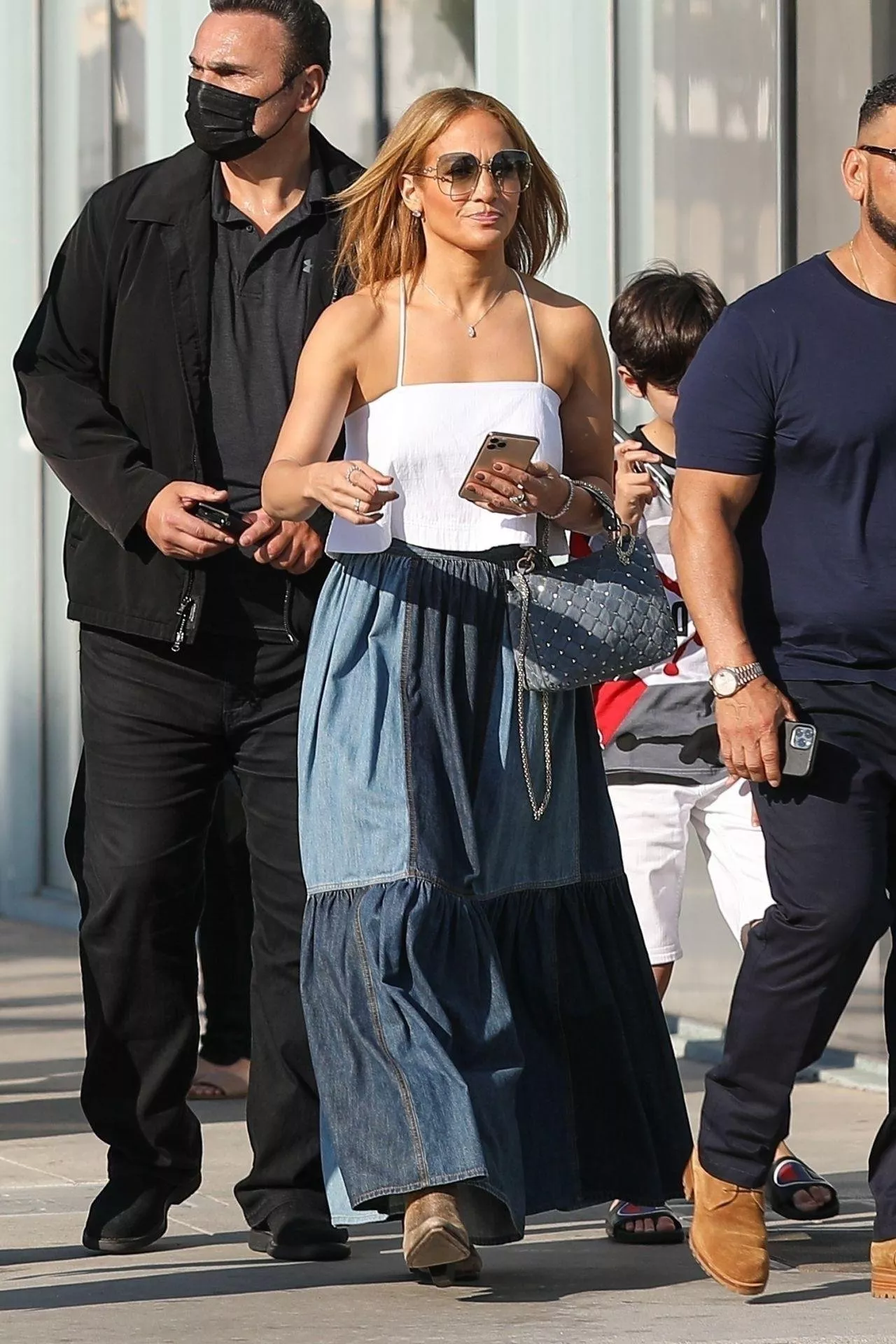 موديلات تنانير جينز تنورة جينز  تنورة Jennifer Lopez في تنورة من ديور Dior
