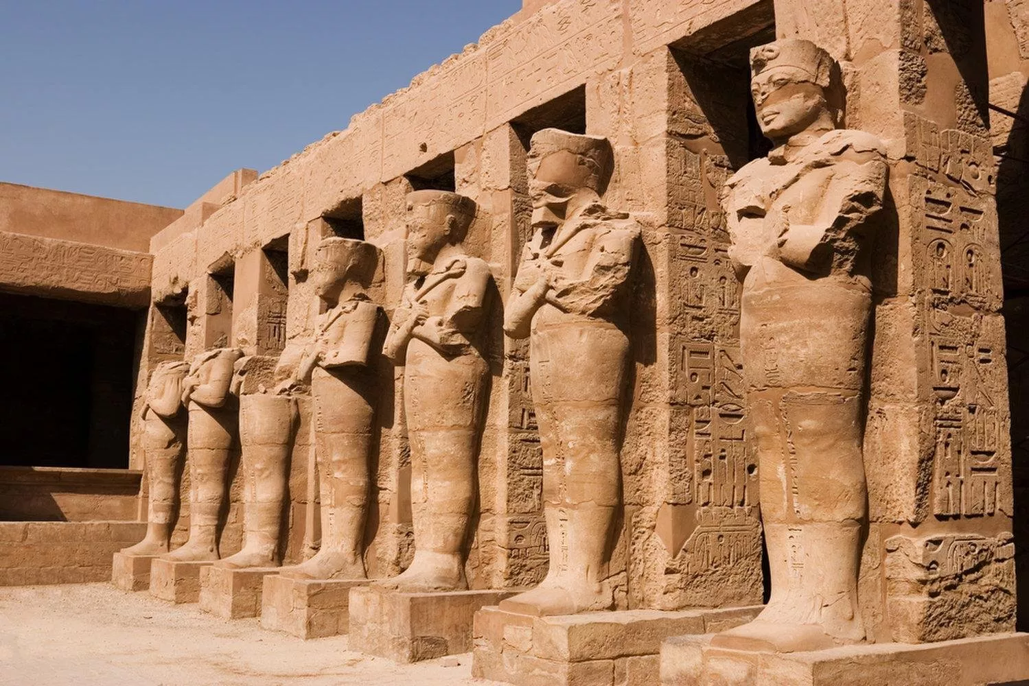 السياحة في مصر: إن سافرتِ إليها، فلا تفوّتي زيارت أبرز الاماكن السياحية