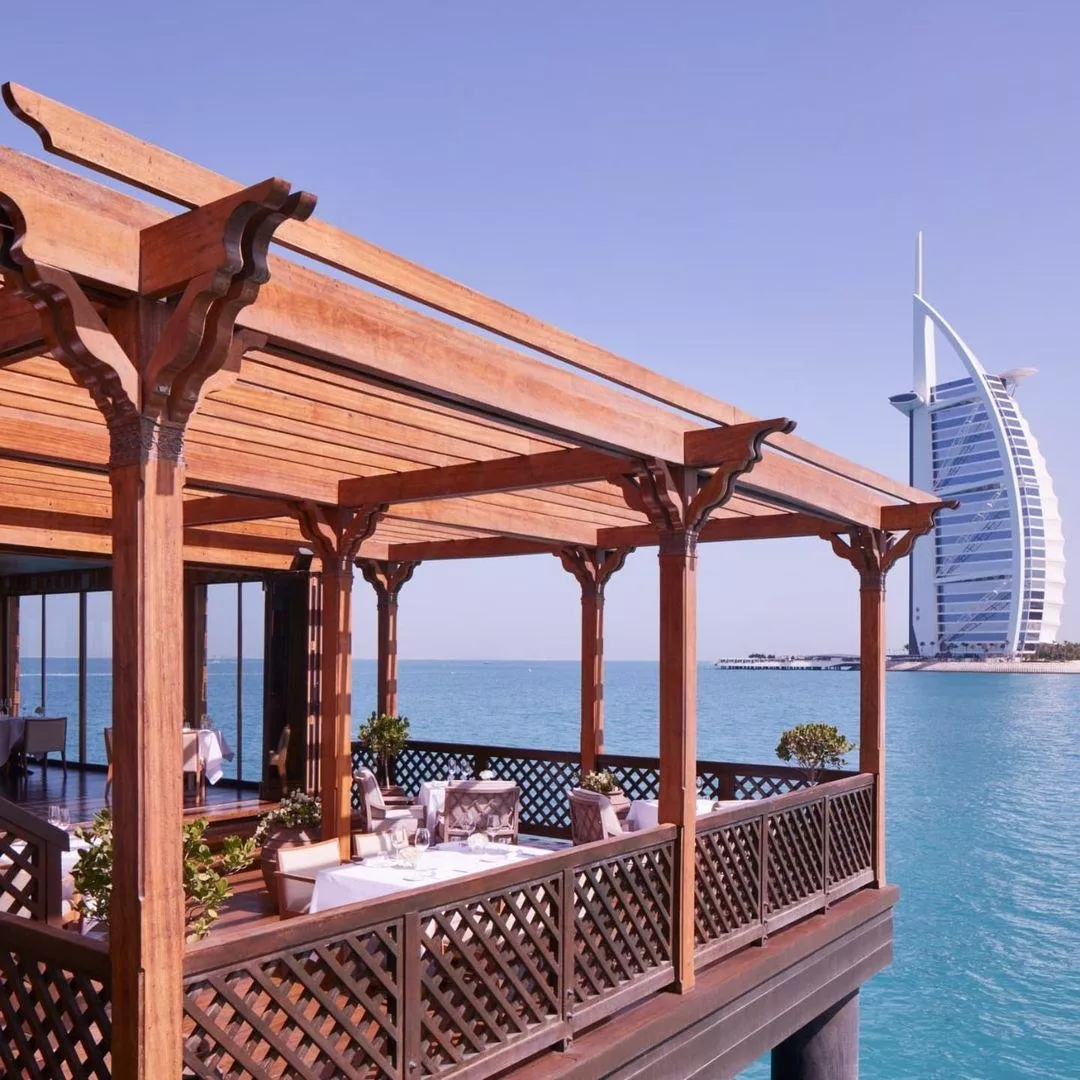 بمناسبة اليوم الاماراتي: أفضل 50 مطعم في الامارات لا بدّ من زيارتها