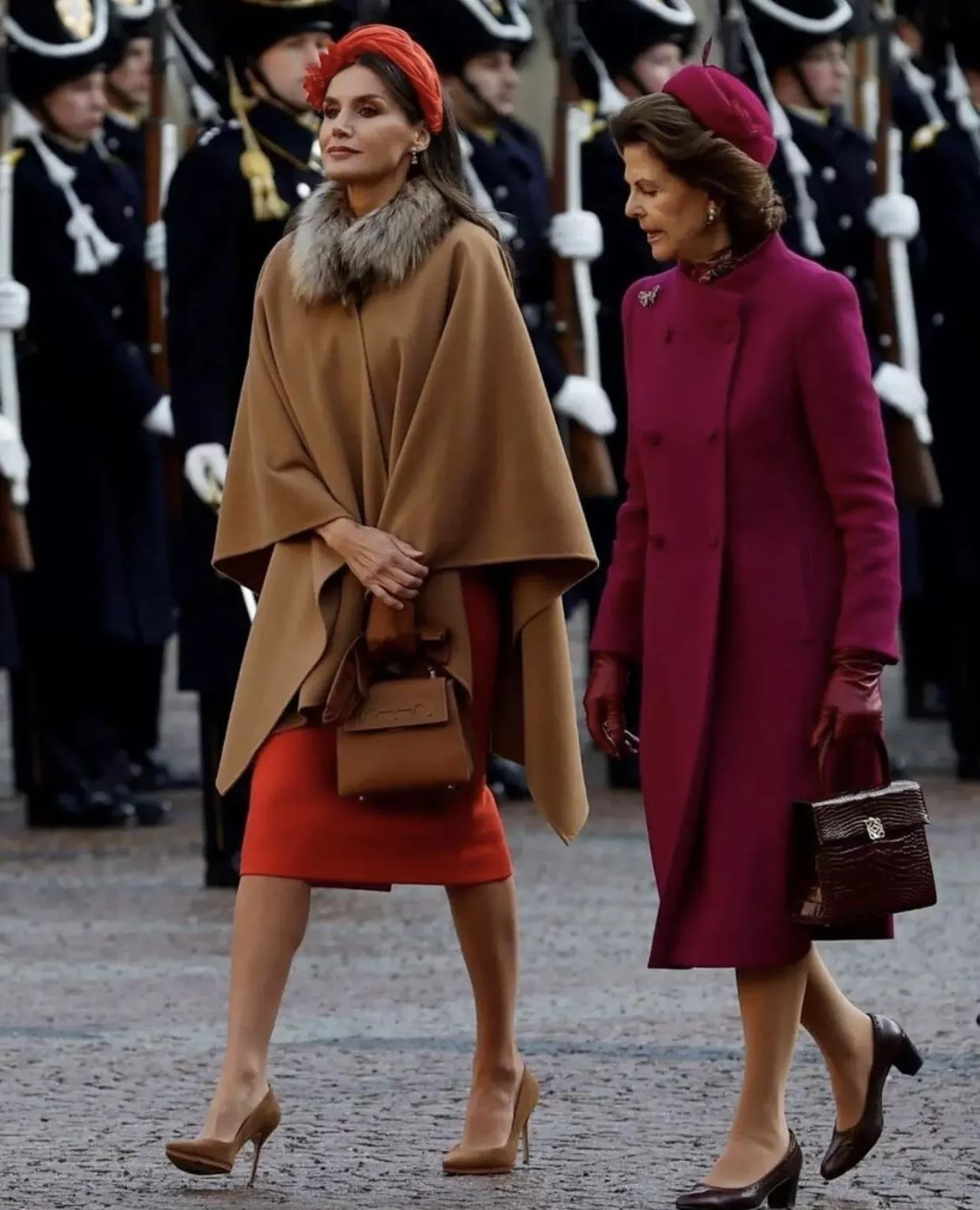 ليتيزيا ملكة إسبانيا تخطف الأنظار بإطلالتين أنيقتين في السويد
