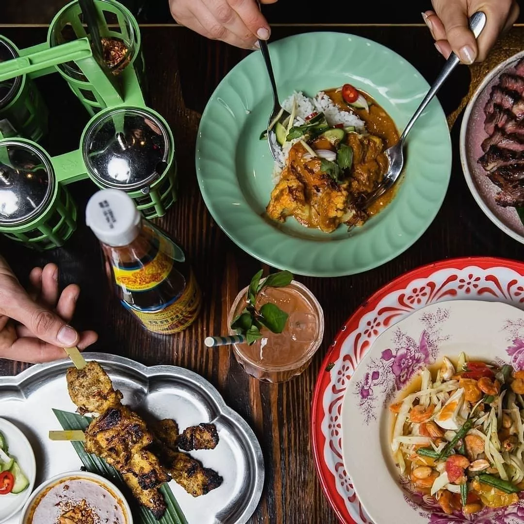 أكثر من 15 مطعم عالمي في مطل البجيري في الدرعية