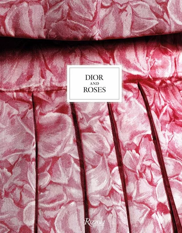 ديور تقدّم معرض وكتاب Dior En Roses